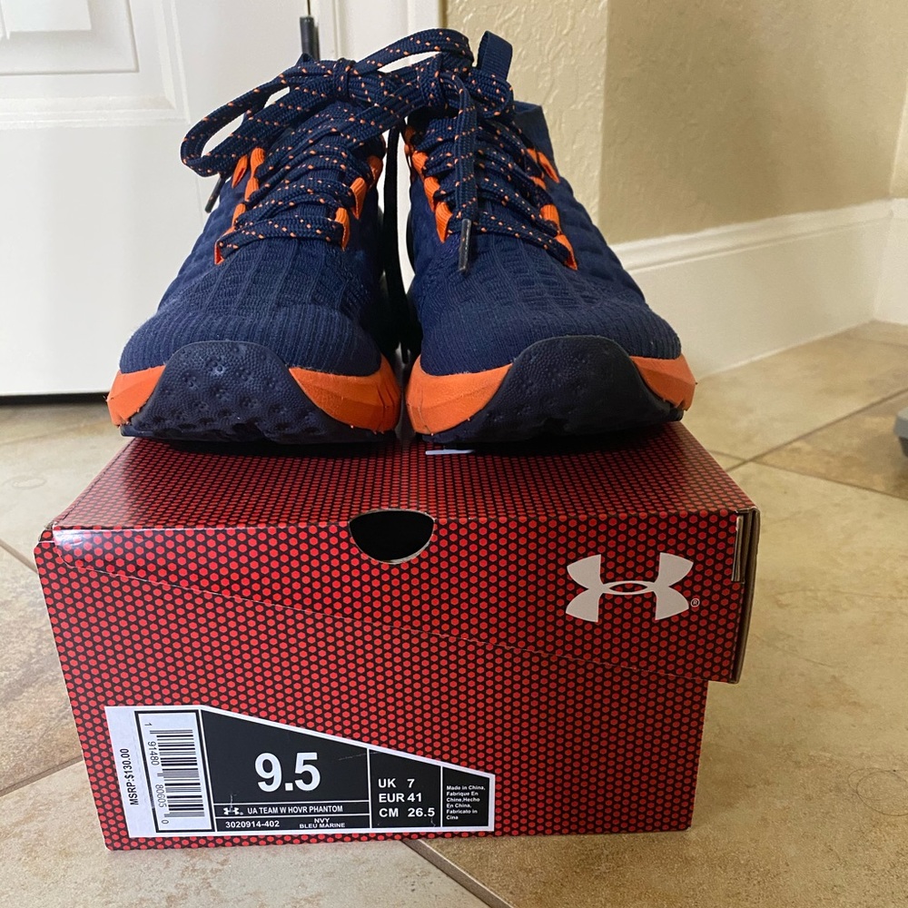 Under Armour 9.5 women’s HOVR Phantom
